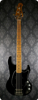 Music Man Sabre Bass   Begagnad