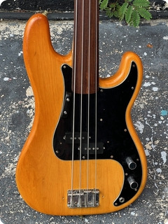 Fender Precision Fretless Bass  1977 Natural Finish 