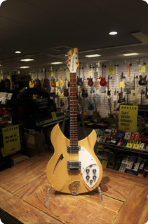 Rickenbacker 330 2012 Mapleglo