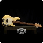 Music Man StingRay 4 4.35kg. 2004