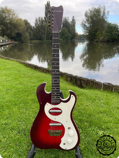 Silvertone Model 1457 2 Pickup Electric Guitar W. Tube Amp In Case   Sparkly Redburst 1963 Sparkly Redburst