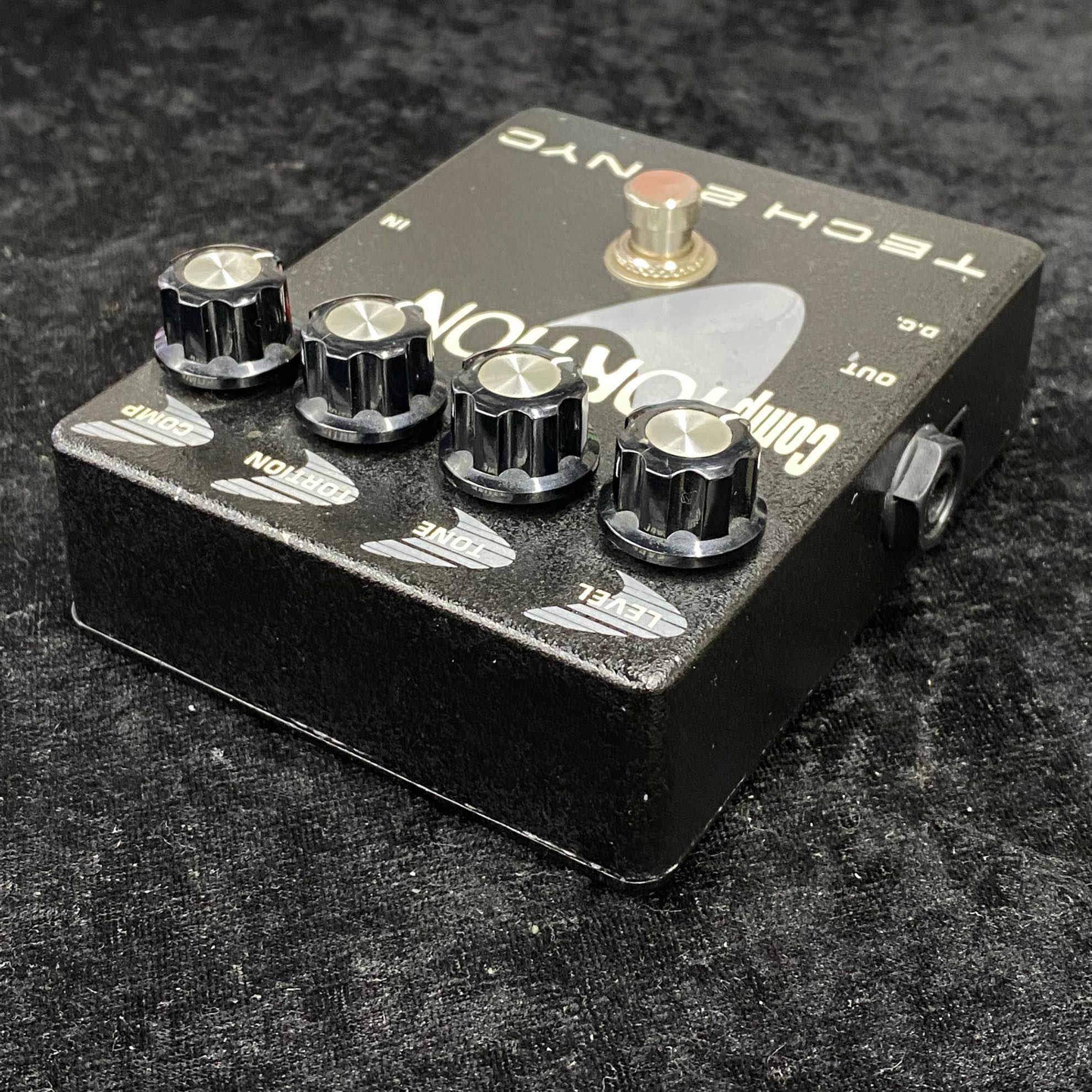 TECH 21・NYC CompTORTION 2000 0 Effect For Sale TCGAKKI