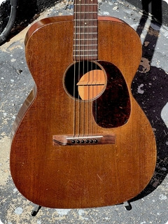 C. F. Martin & Co 00 17 1943 Mahogany